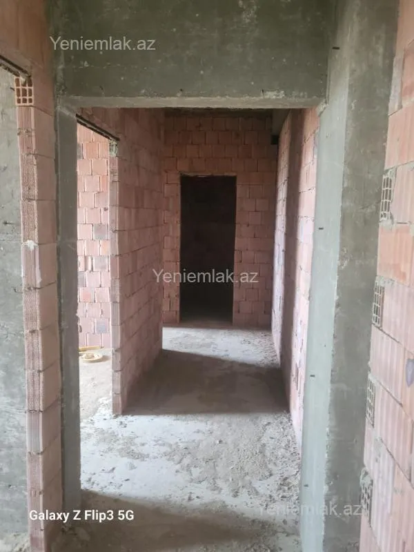 Satılır 3 otaqlı yeni tikili 73 m²