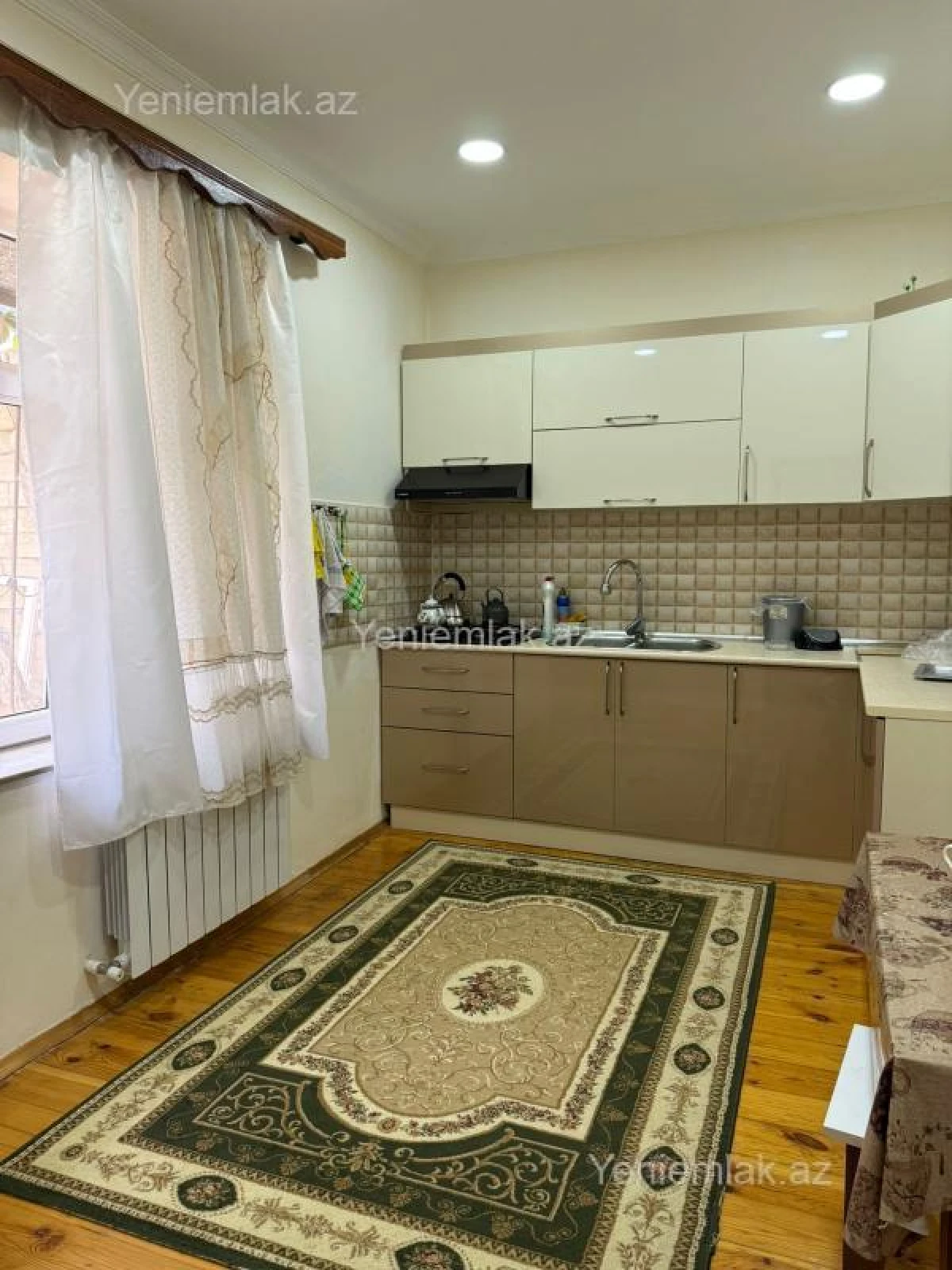 Satılır 5 otaqlı həyət evi 500 m²