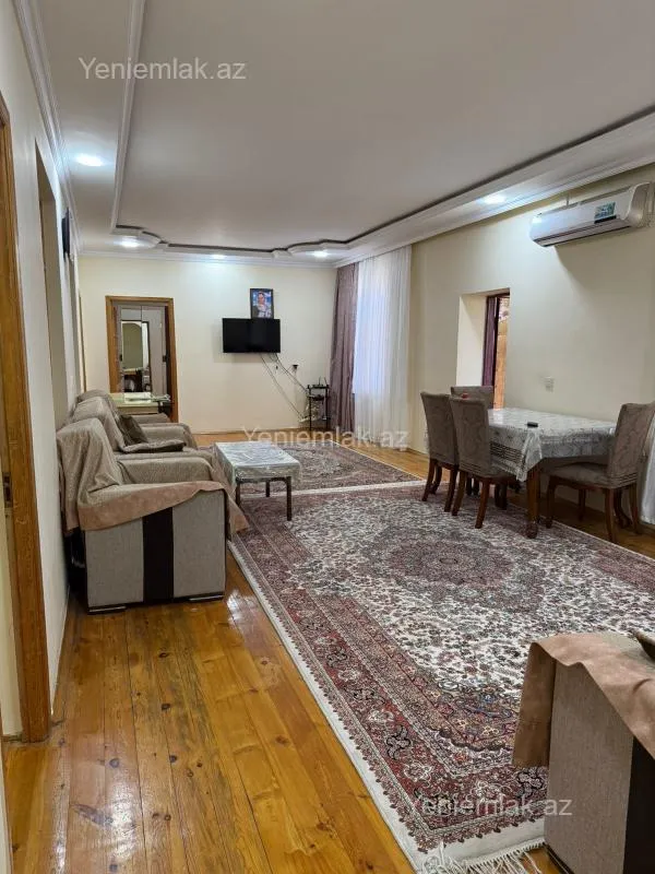 Satılır 5 otaqlı həyət evi 500 m²