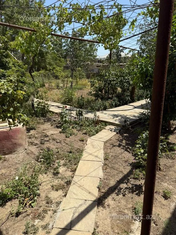 Satılır 5 otaqlı həyət evi 500 m²