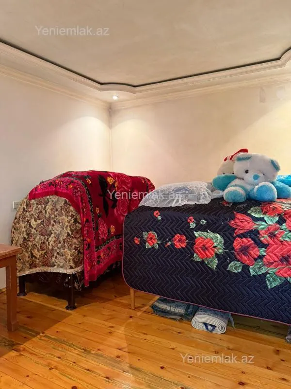 Satılır 5 otaqlı həyət evi 500 m²