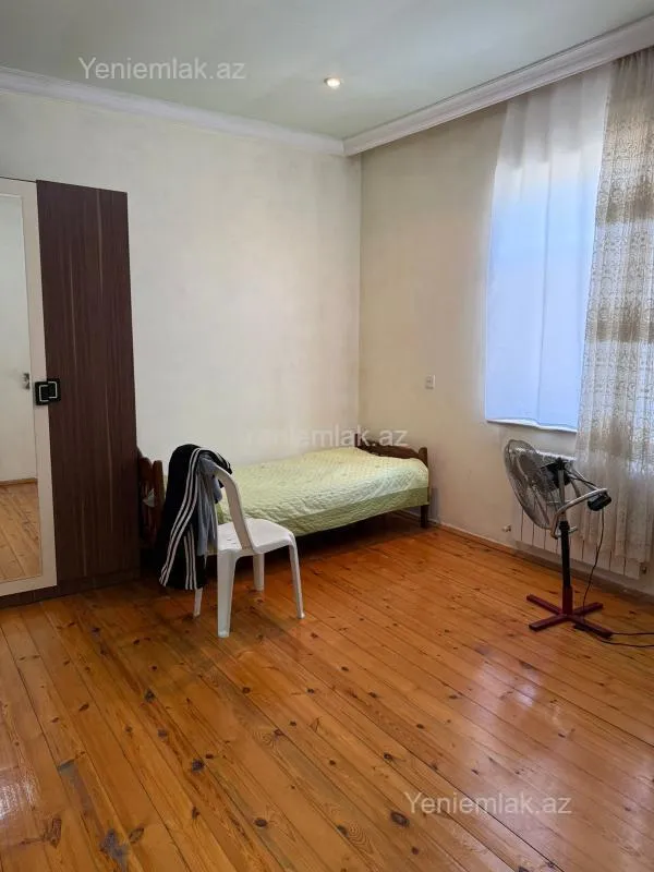Satılır 5 otaqlı həyət evi 500 m²