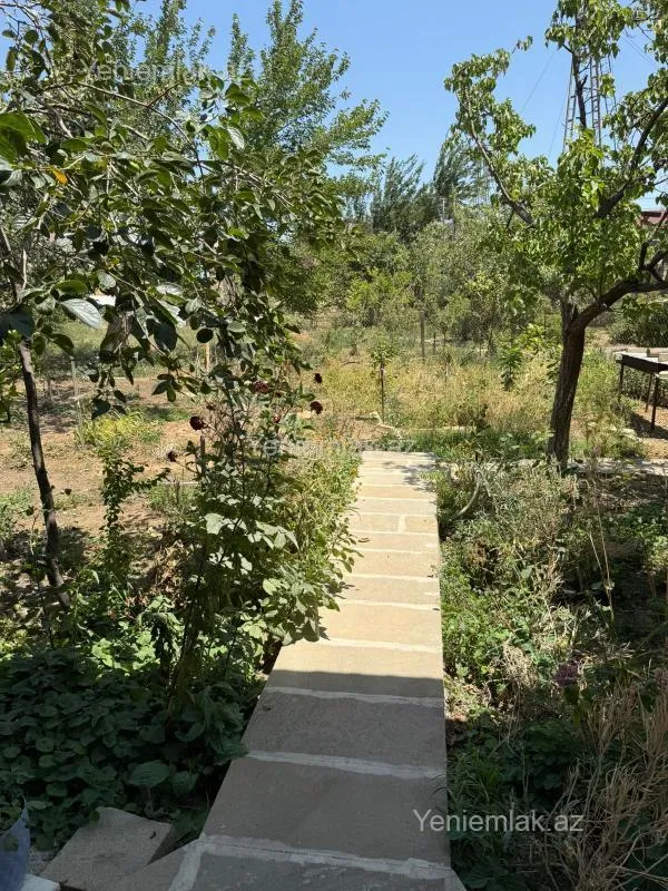 Satılır 5 otaqlı həyət evi 500 m²