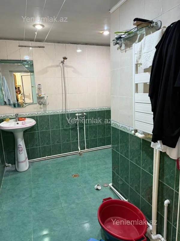 Satılır 5 otaqlı həyət evi 500 m²