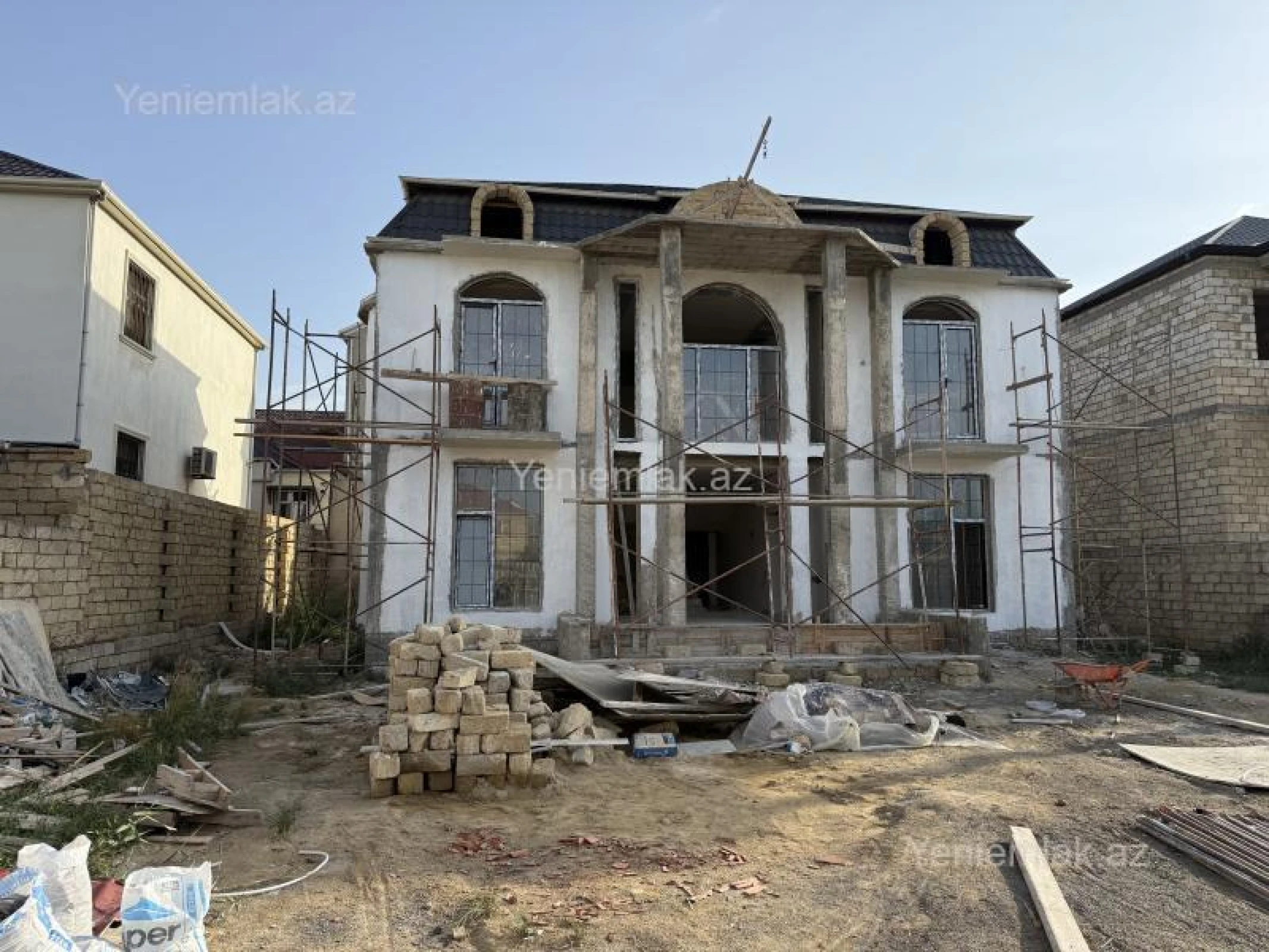 Satılır 6 otaqlı həyət evi 270 m²