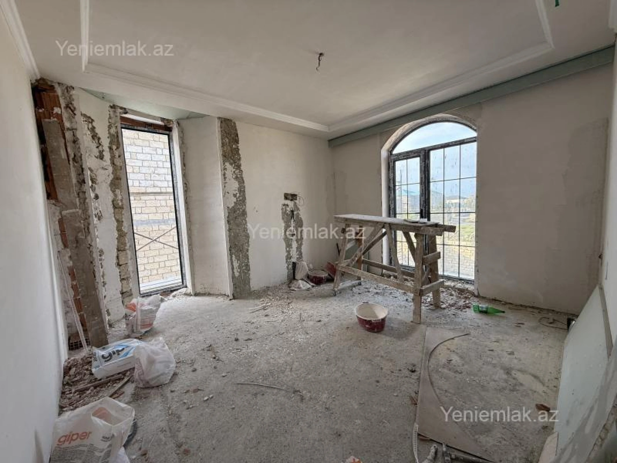 Satılır 6 otaqlı həyət evi 270 m²