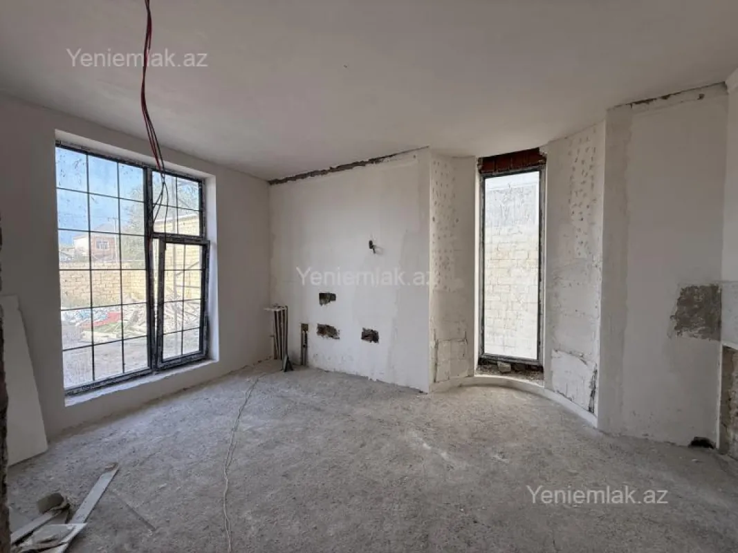 Satılır 6 otaqlı həyət evi 270 m²