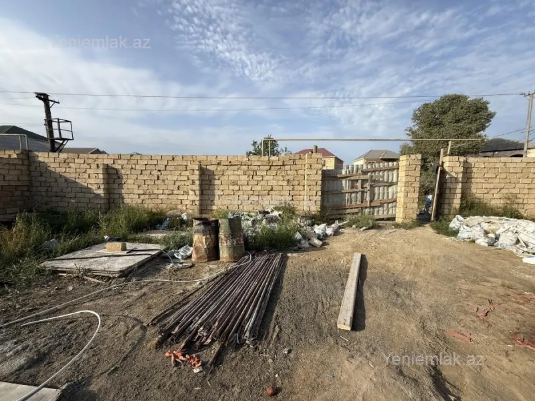 Satılır 6 otaqlı həyət evi 270 m²