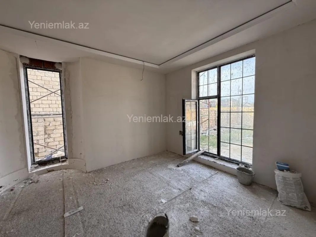 Satılır 6 otaqlı həyət evi 270 m²
