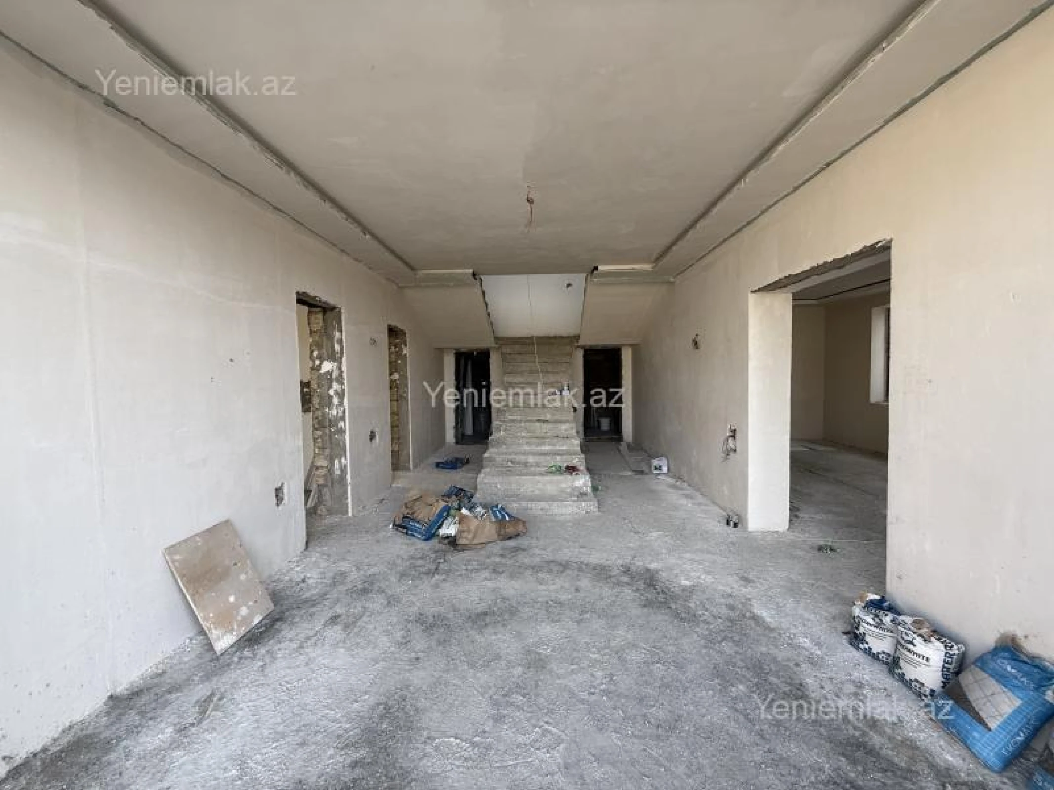 Satılır 6 otaqlı həyət evi 270 m²