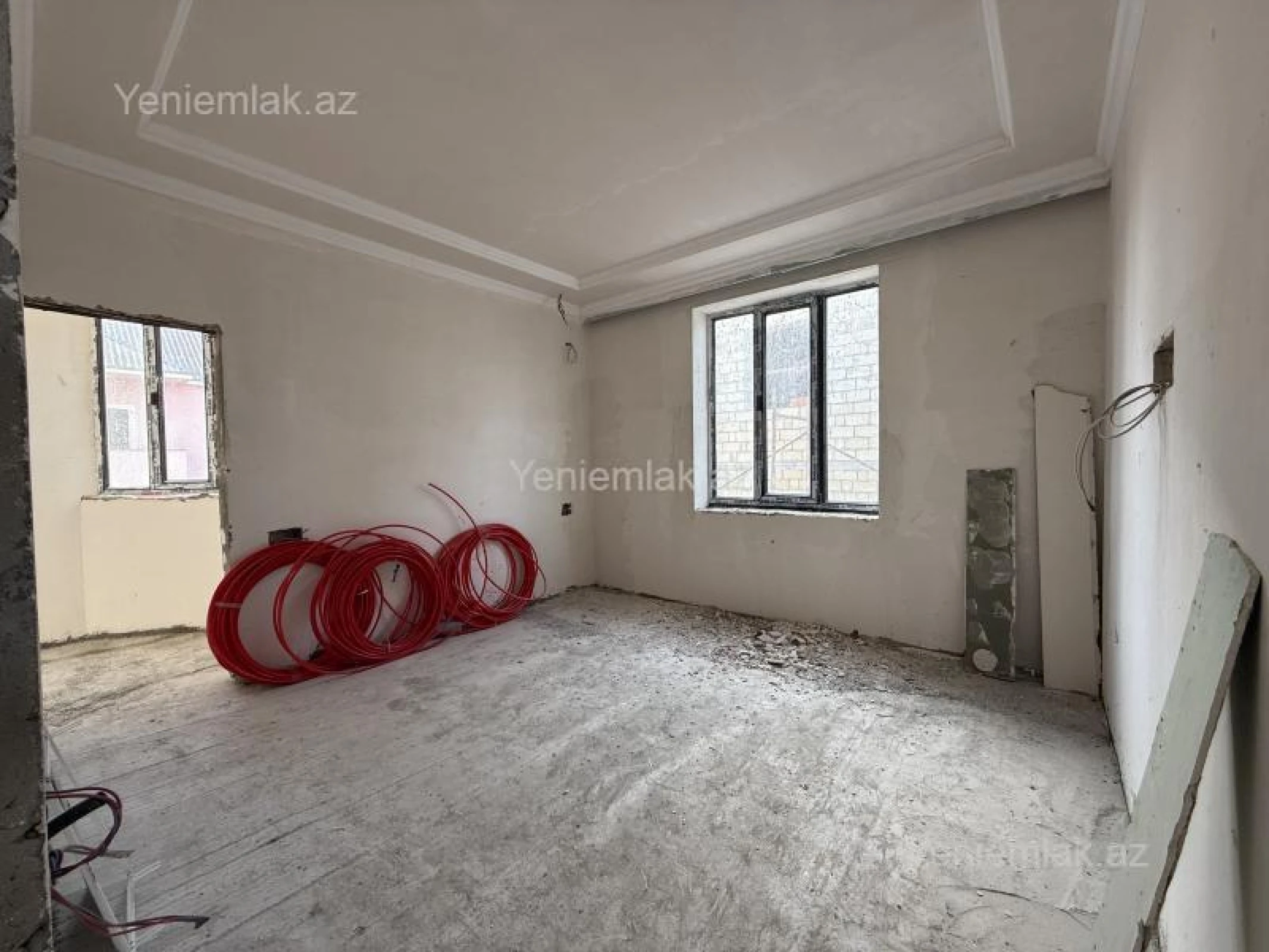Satılır 6 otaqlı həyət evi 270 m²