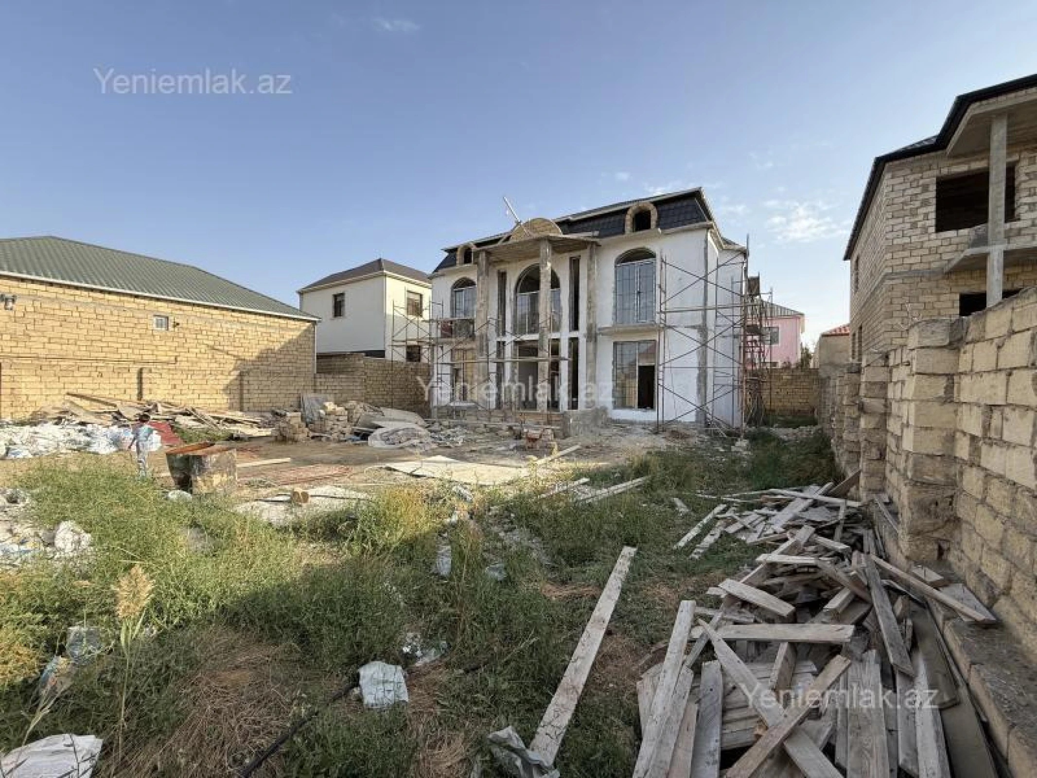 Satılır 6 otaqlı həyət evi 270 m²