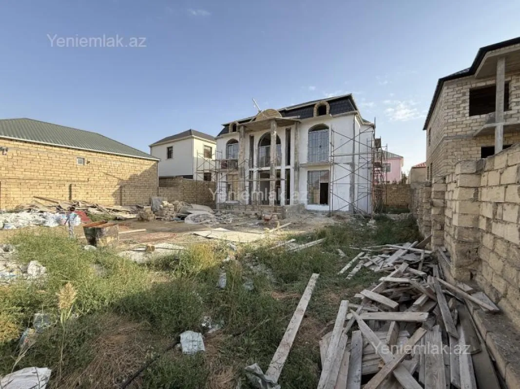 Satılır 6 otaqlı həyət evi 270 m²