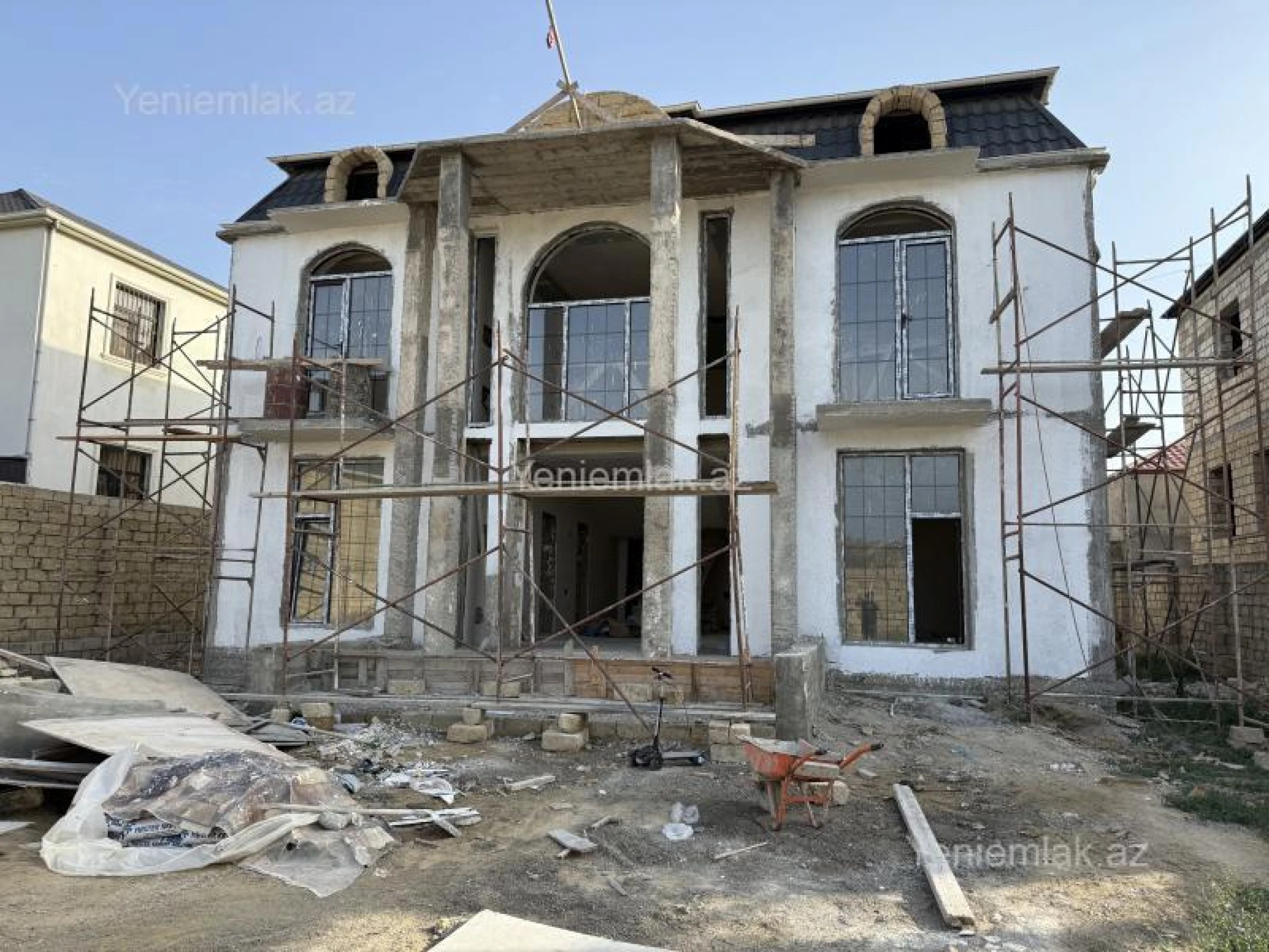 Satılır 6 otaqlı həyət evi 270 m²