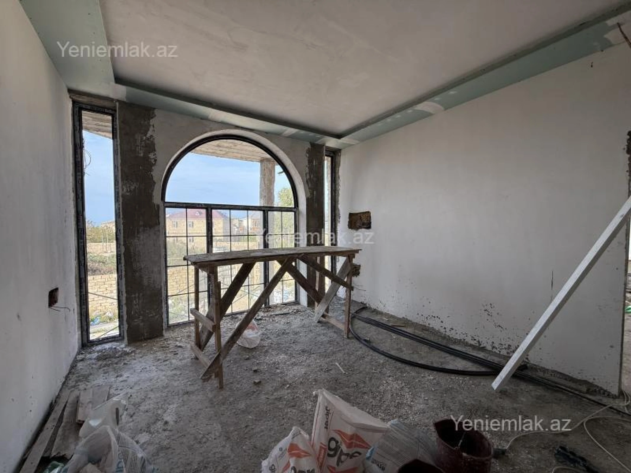 Satılır 6 otaqlı həyət evi 270 m²