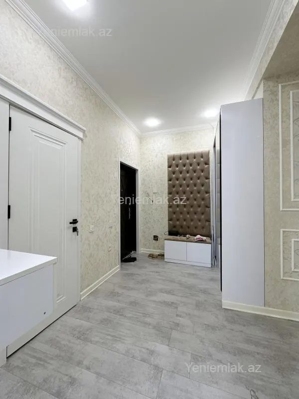 Satılır 2 otaqlı yeni tikili 75 m²