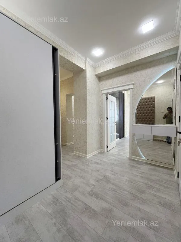 Satılır 2 otaqlı yeni tikili 75 m²