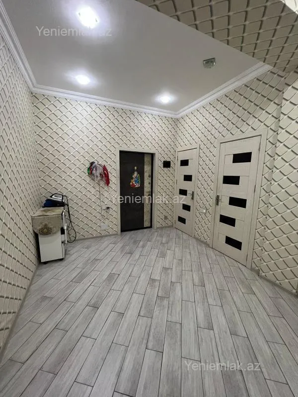 Satılır 2 otaqlı köhnə tikili 75 m²
