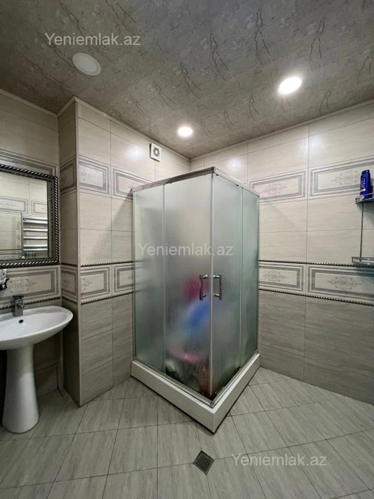 Satılır 2 otaqlı köhnə tikili 75 m²