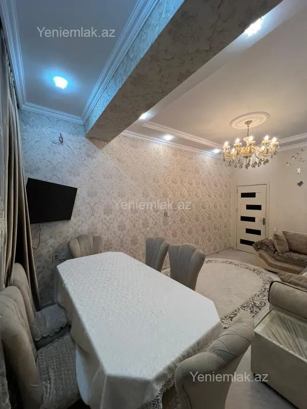 Satılır 2 otaqlı köhnə tikili 75 m²
