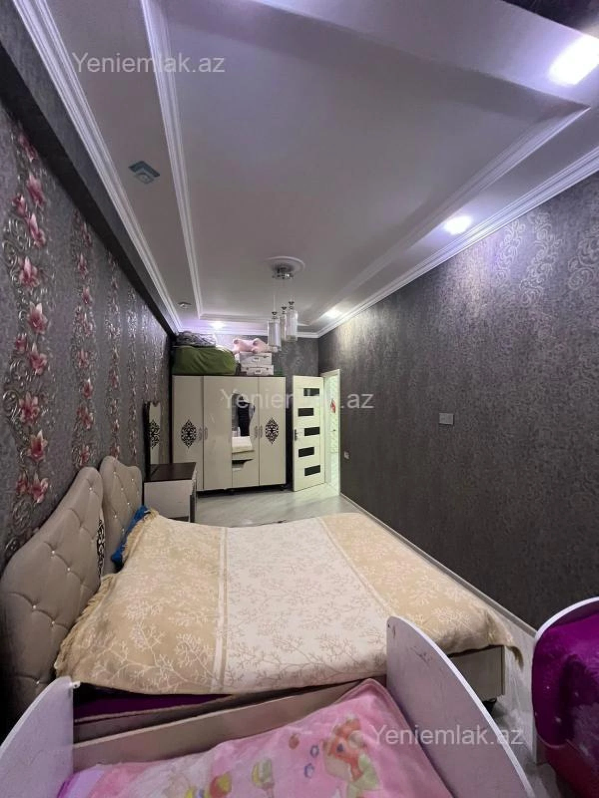 Satılır 2 otaqlı köhnə tikili 75 m²