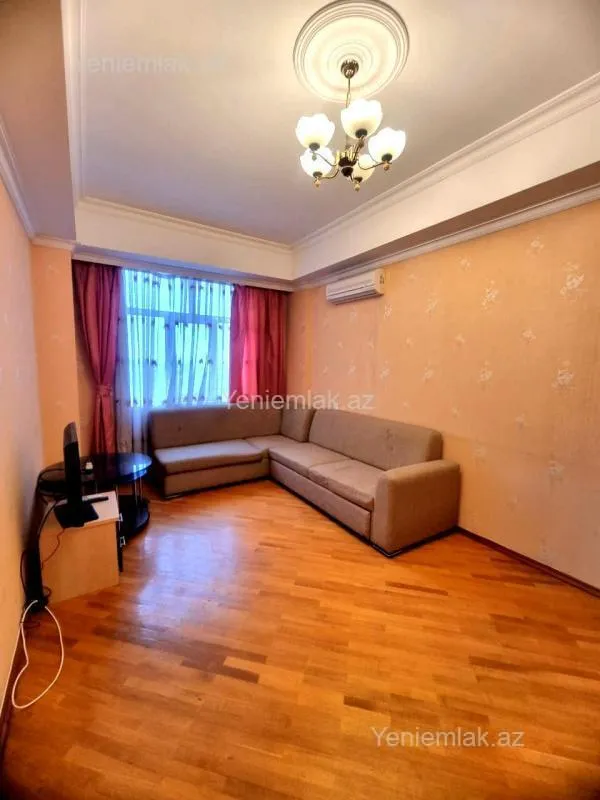 Satılır 2 otaqlı yeni tikili 74 m²
