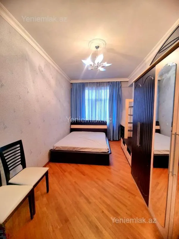 Satılır 2 otaqlı yeni tikili 74 m²