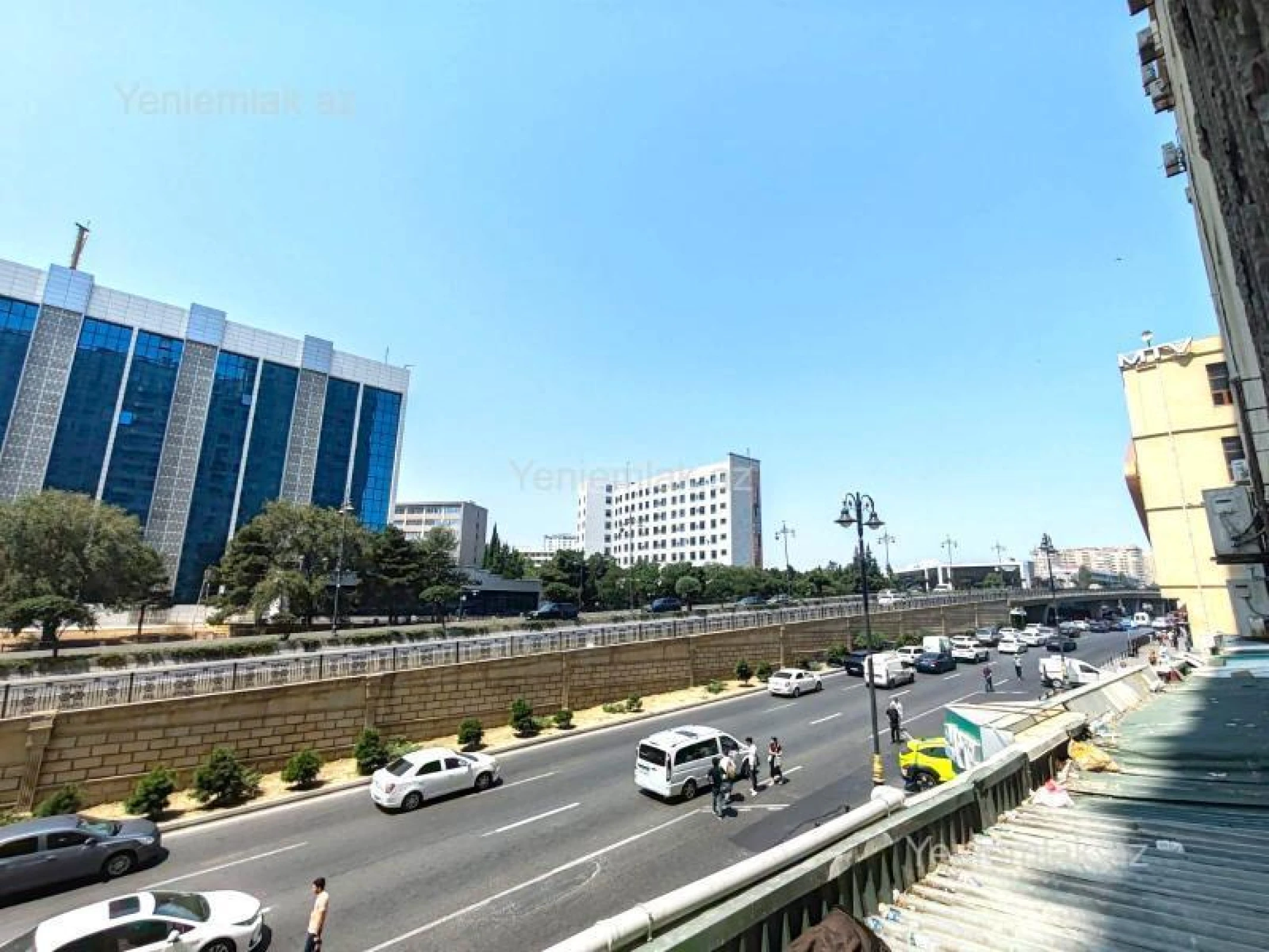 Satılır 3 otaqlı yeni tikili 125 m²