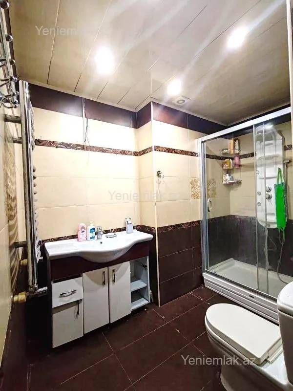 Satılır 3 otaqlı yeni tikili 125 m²