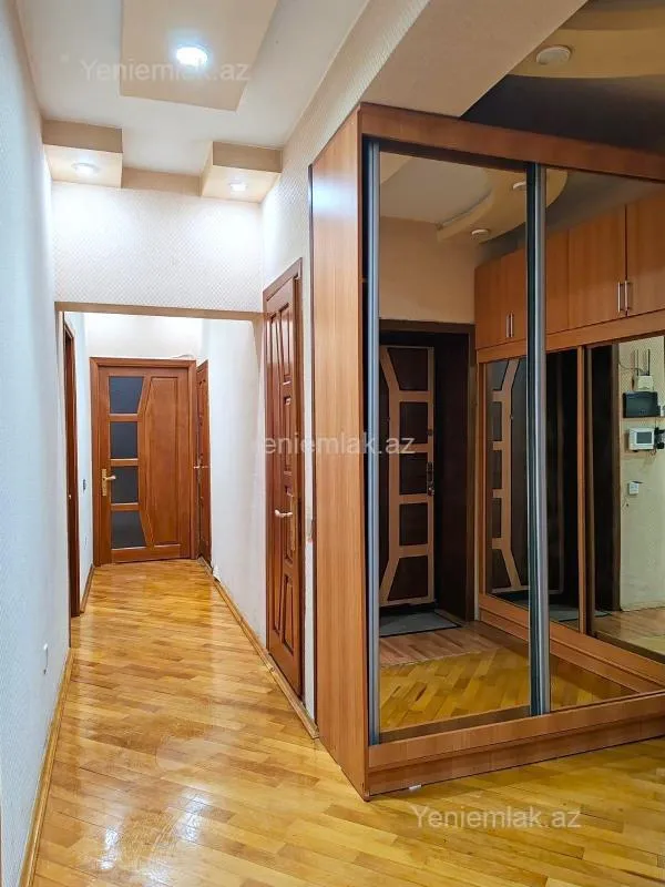 Satılır 3 otaqlı yeni tikili 125 m²