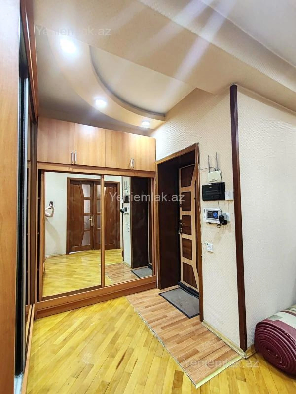 Satılır 3 otaqlı yeni tikili 125 m²