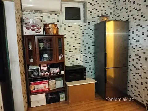 Satılır 1 otaqlı köhnə tikili 42 m²
