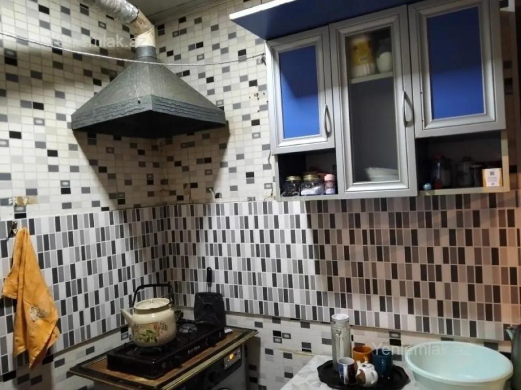 Satılır 1 otaqlı köhnə tikili 42 m²