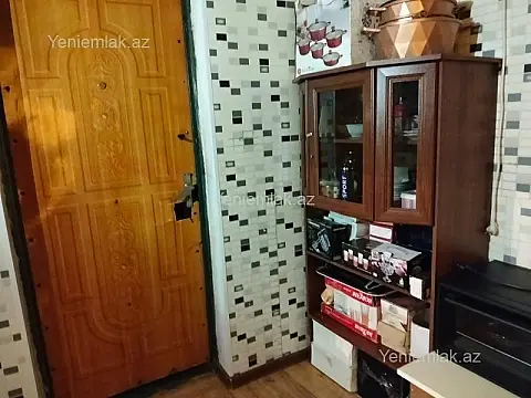 Satılır 1 otaqlı köhnə tikili 42 m²