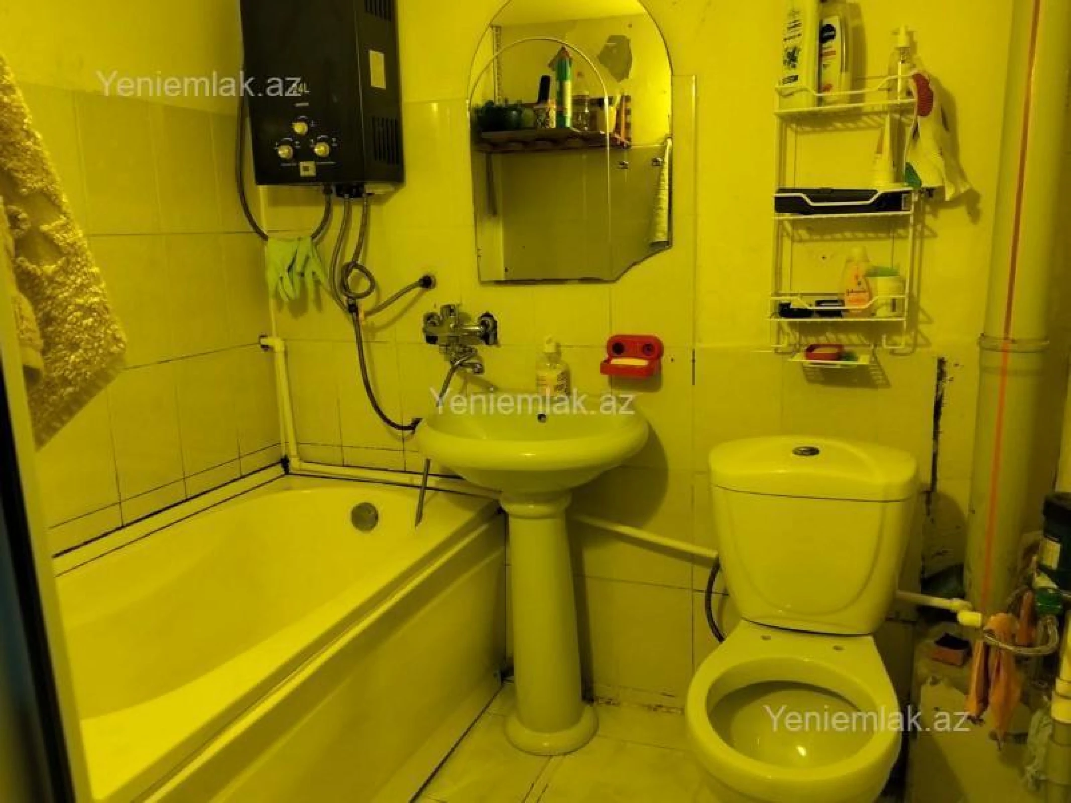 Satılır 1 otaqlı köhnə tikili 42 m²