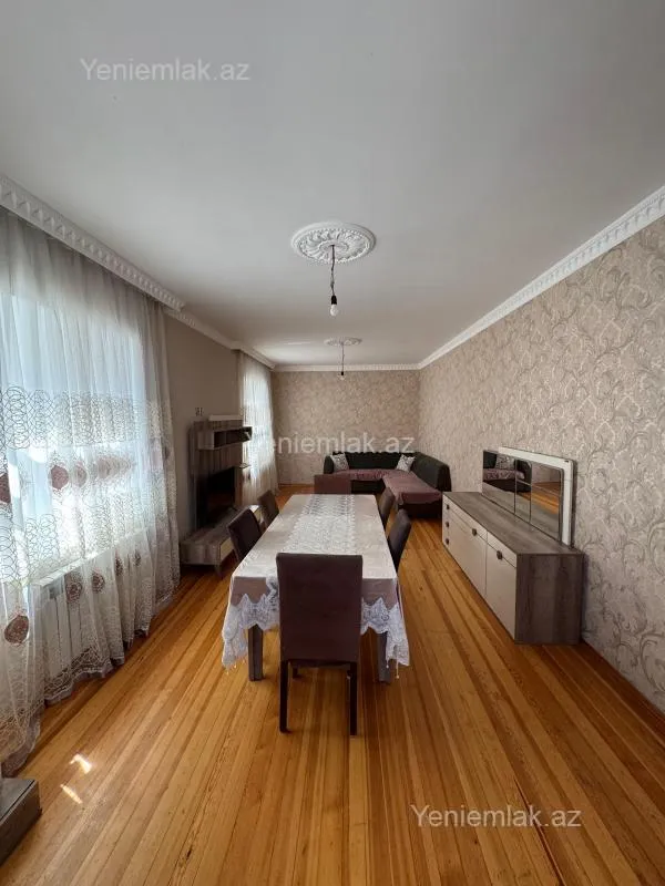 Satılır 7 otaqlı həyət evi 250 m²