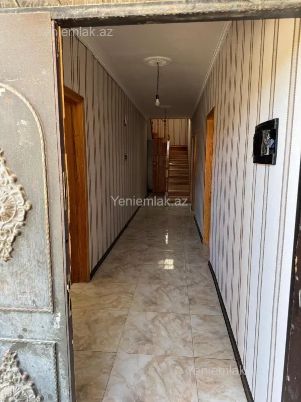 Satılır 7 otaqlı həyət evi 250 m²