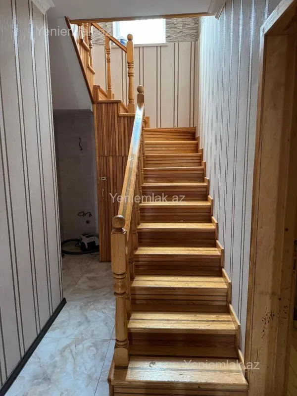 Satılır 7 otaqlı həyət evi 250 m²