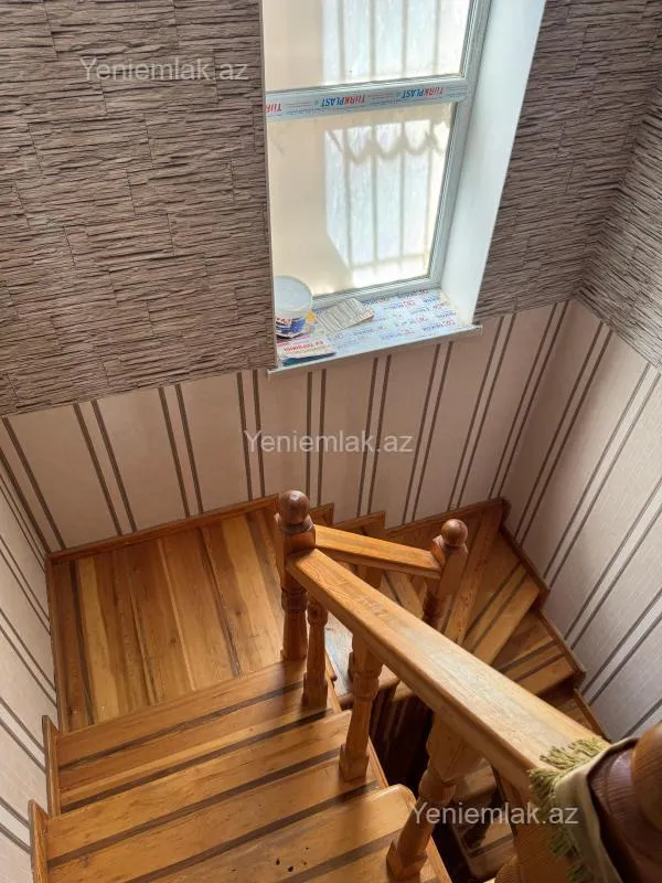 Satılır 7 otaqlı həyət evi 250 m²