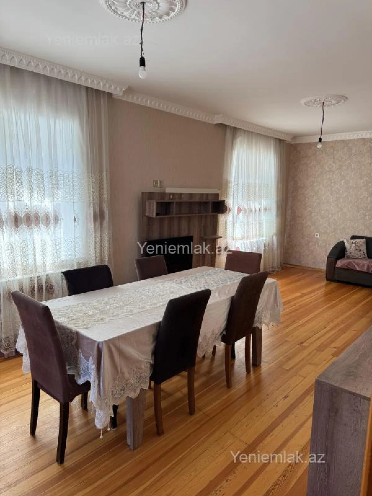 Satılır 7 otaqlı həyət evi 250 m²