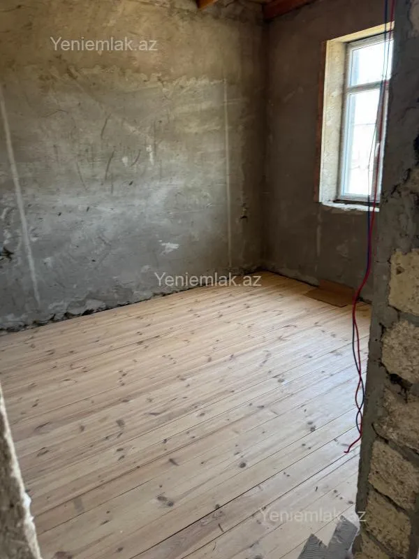 Satılır 7 otaqlı həyət evi 250 m²