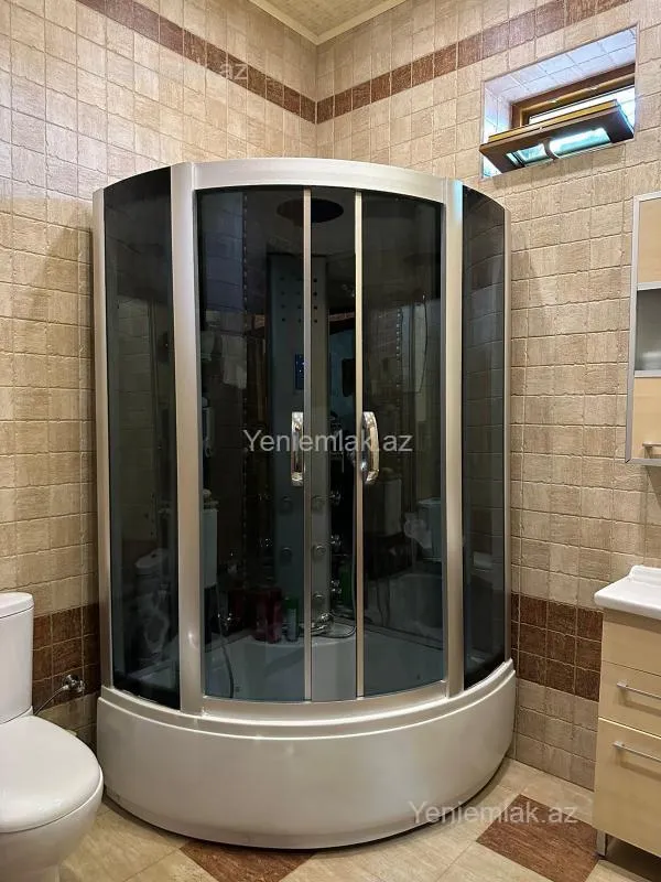 Satılır 9 otaqlı həyət evi 600 m²