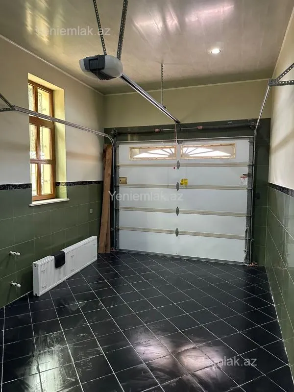 Satılır 9 otaqlı həyət evi 600 m²