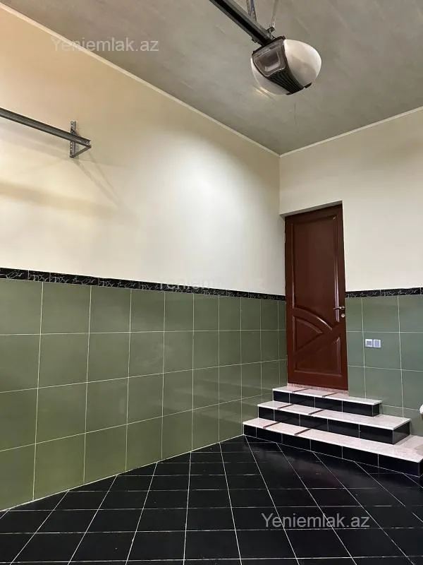 Satılır 9 otaqlı həyət evi 600 m²