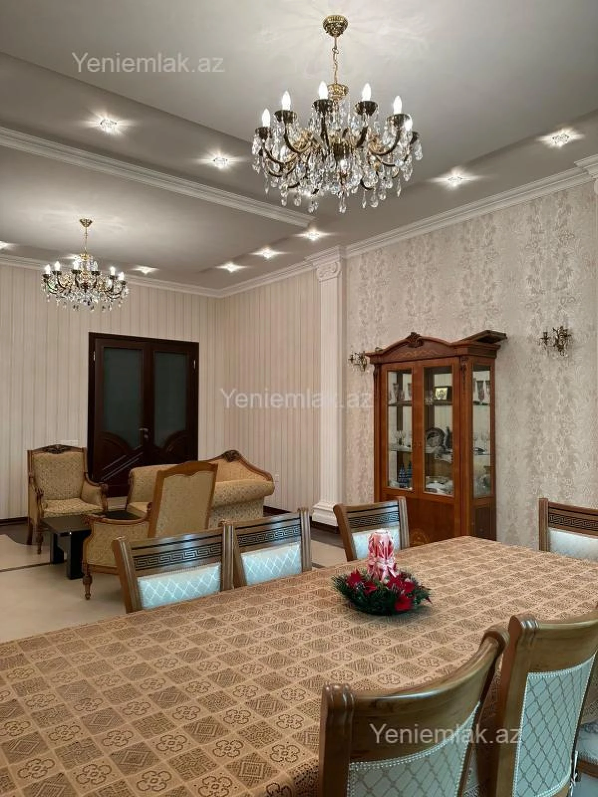 Satılır 9 otaqlı həyət evi 600 m²