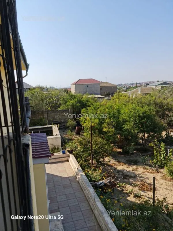 Satılır 4 otaqlı həyət evi 200 m²