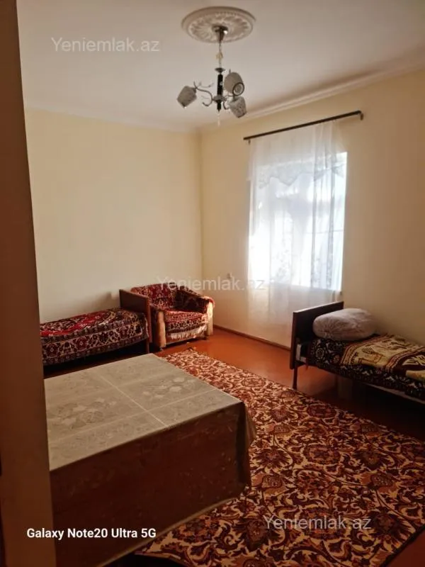 Satılır 4 otaqlı həyət evi 200 m²