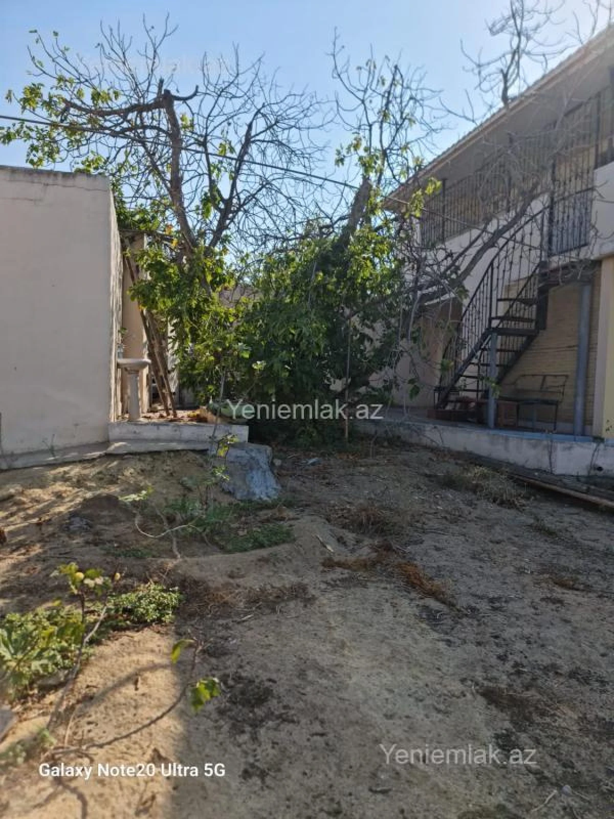 Satılır 4 otaqlı həyət evi 200 m²