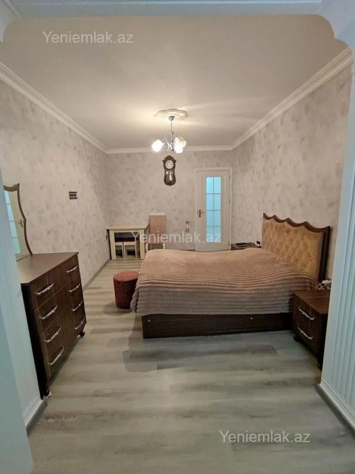 Satılır 5 otaqlı köhnə tikili 110 m²