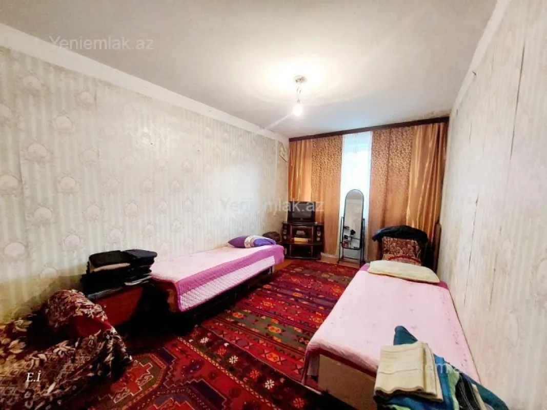Satılır 3 otaqlı köhnə tikili 75 m²
